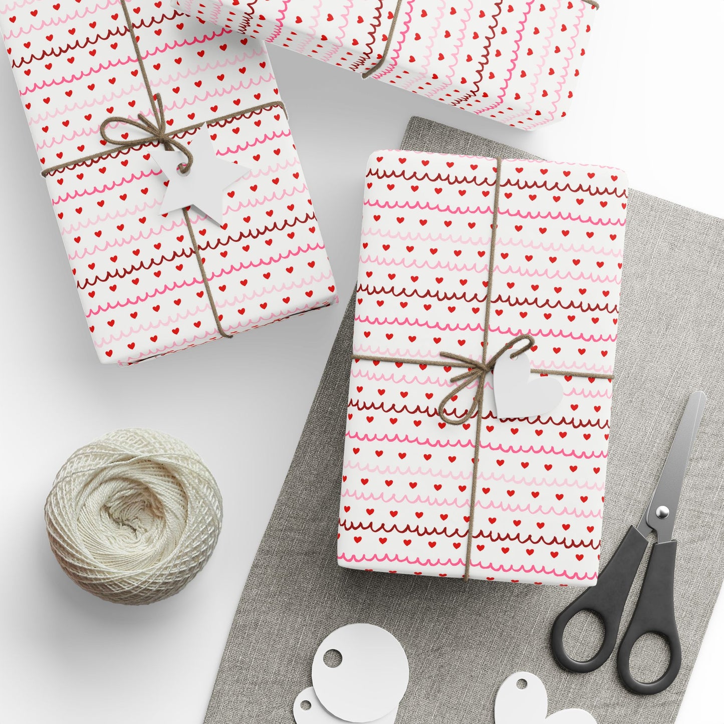Sweetheart Scallops Wrapping Paper – White